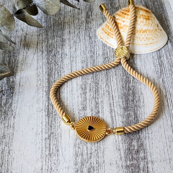 Šnúrkový náramok srdce s lúčmi