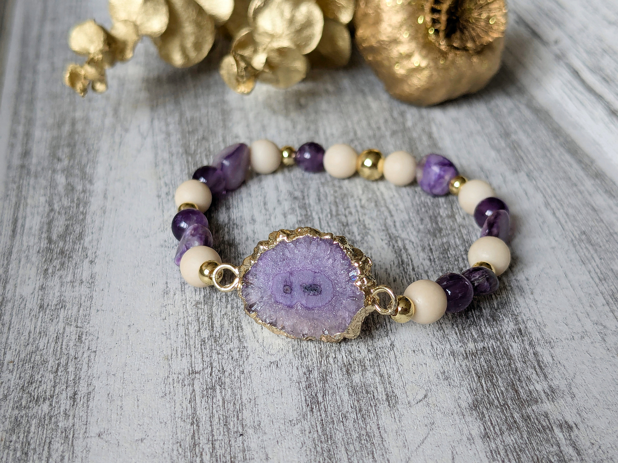 Mix minerálov s fialovou drúzou