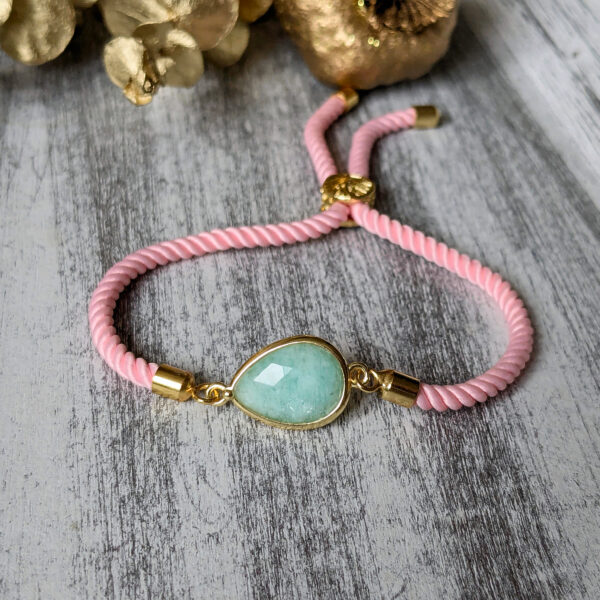 Ružový šnúrkový náramok s amazonitom