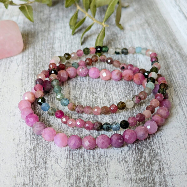 Set z turmalínu rôznych farieb